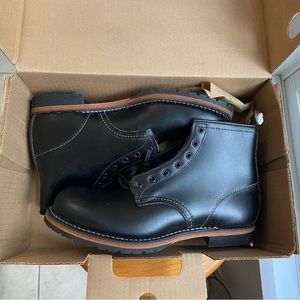Redwing Black Beckman Round Men’s 6” Boot In Featherstone Leather Size 9M New